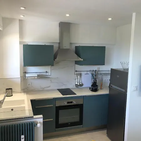 Appartement Ste Marguerite Studio 50M Des Plages