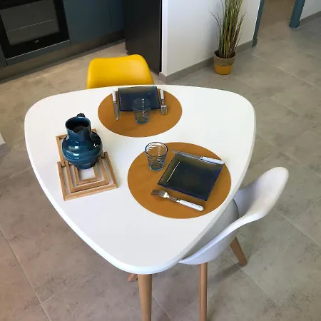 Ste Marguerite Studio 50M Des Plages Appartement